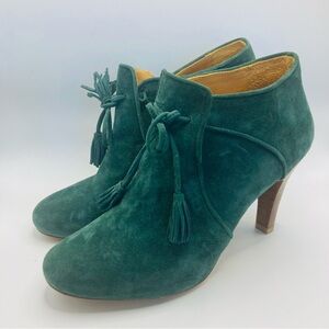 Sezane deep green suede ankle boots with tassel tie detail. Size 38